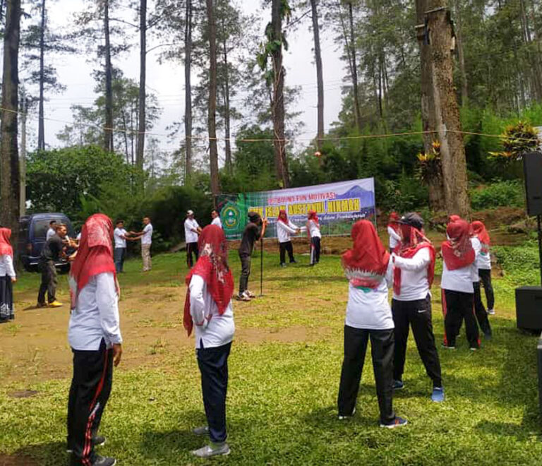 OUTBOUND-GURU-SMP-ISLAM-BUSTANUL-HIKMAH-LAMONGAN.