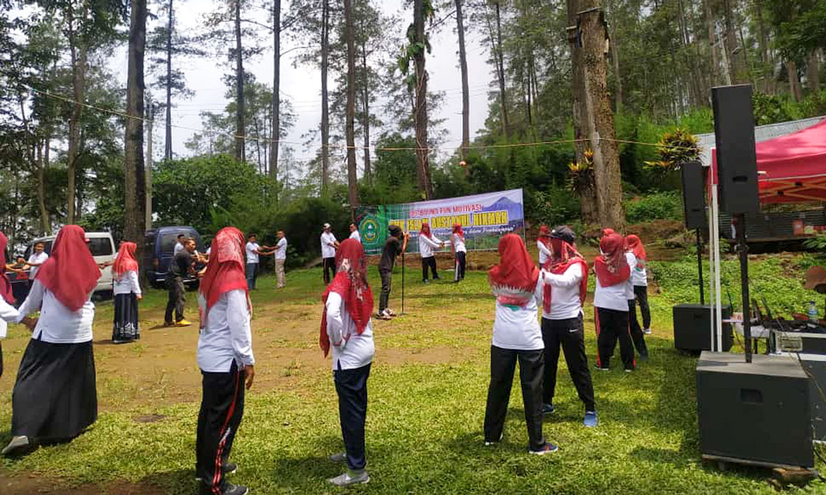 OUTBOUND-GURU-SMP-ISLAM-BUSTANUL-HIKMAH-LAMONGAN.