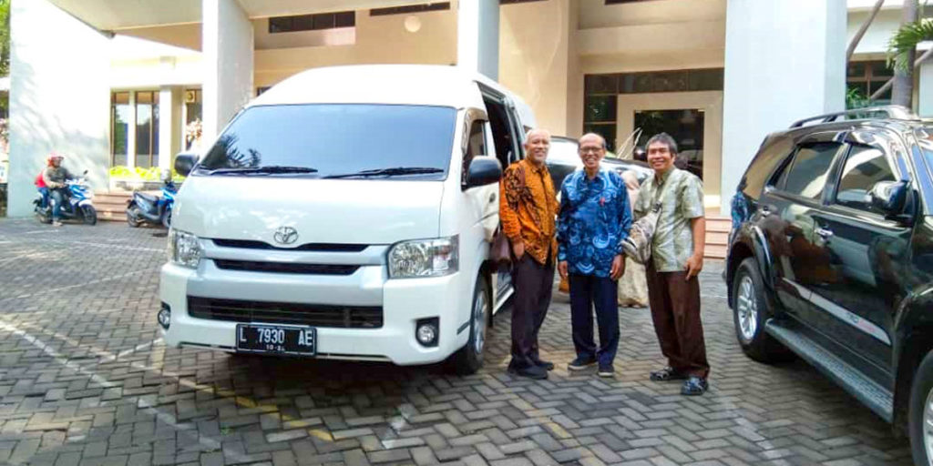 Wisata Korea Fantasy Kediri bapak-ramli-its-hiace-tos-adventure