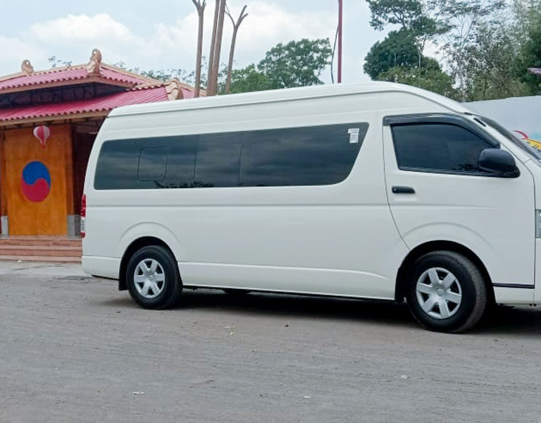 hiace-putih-drctrans-kediri