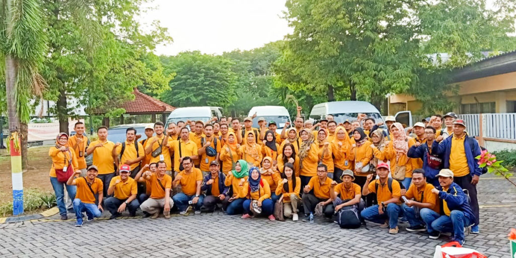 Pusvetma Surabaya sewa Hiace pusvetma-malang-traveling-rent-car-hiace-tos-adventure