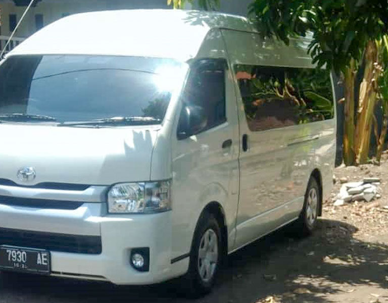 traveling-rent-car-hiace-tos-adventure
