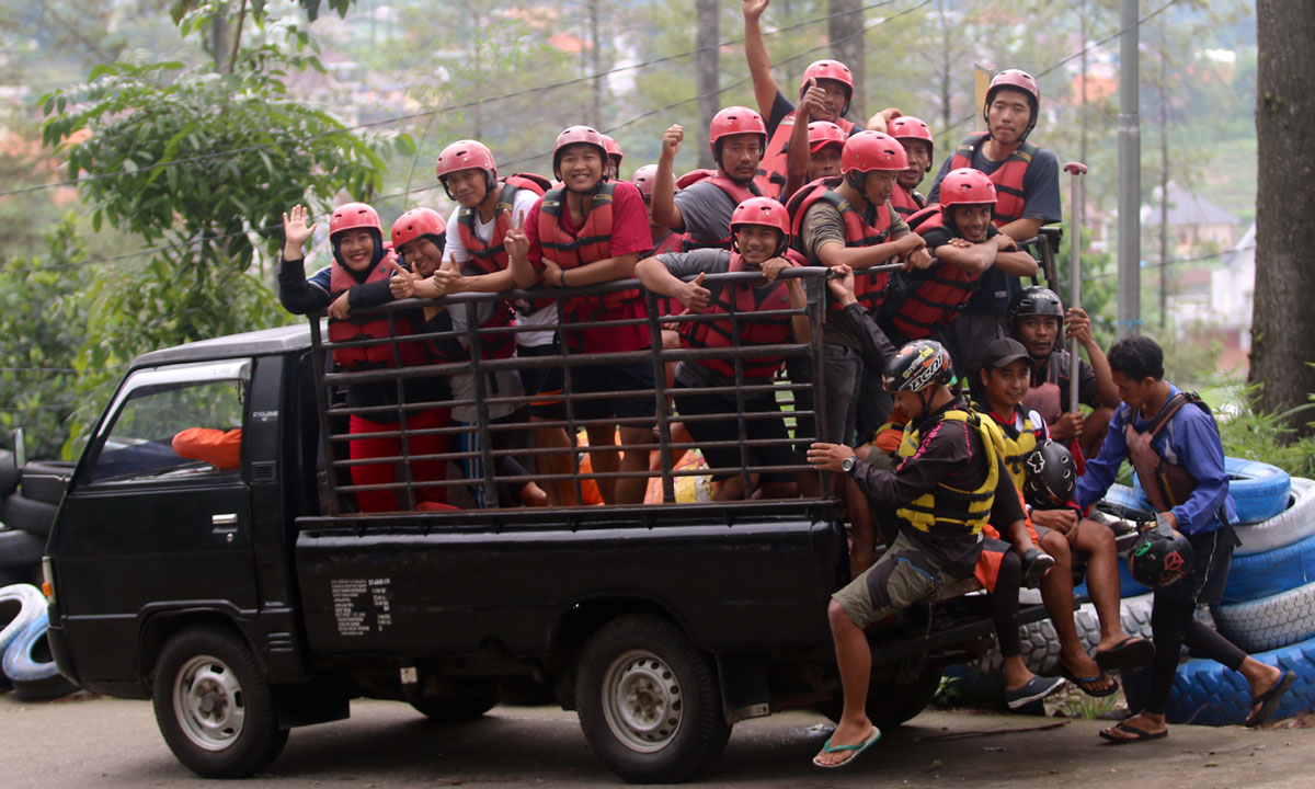 Panasonic-SURABAYA-Rafting-di-Tos-adventure-pacet