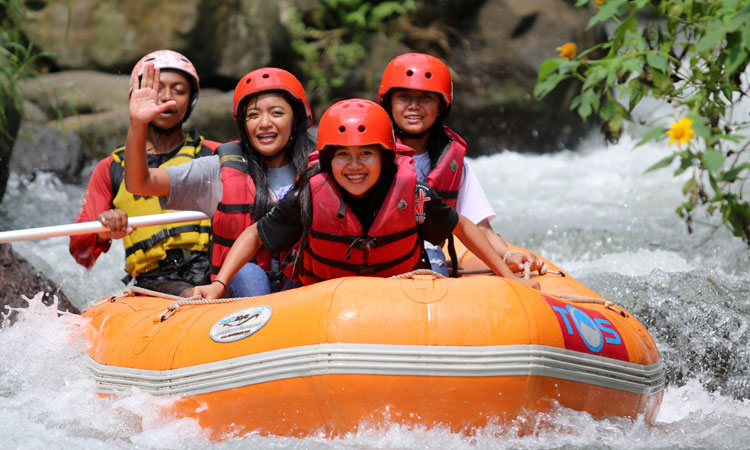 Outbound Fun Motivasi Pacet 3-PILIHAN-TRIP-RAFTING-PACET-MOJOKERTO-PALING-LARIS