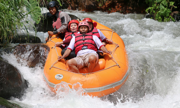 3-trip-rafting-pacet-mojokerto-paling-laris-tahun-2020