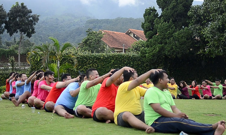 Outbound Fun Motivasi Pacet TEAM-BUILDING-GAMES-SUZUKI-DIPONEGORO-SURABAYA-DI-VILLA-HAIWA-MANSION-TRAWAS-BERSAMA-TOS-ADVENTURE