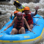 keluarga-pak-sugianto-surabaya-rafting-di-pacet-bersama-keluarga-tercinta