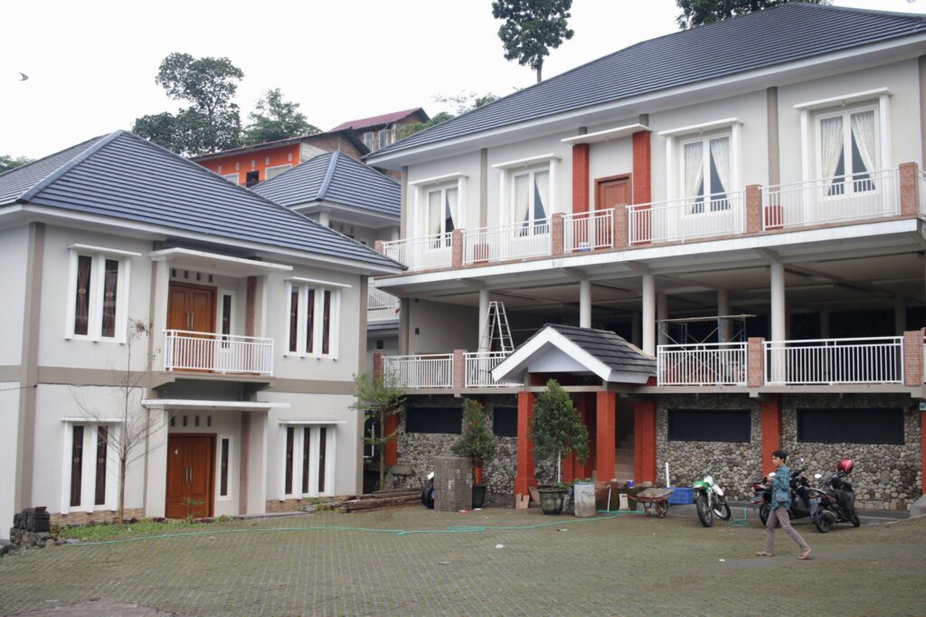 7-rekomendasi-villa-untuk-outboun-pacet6