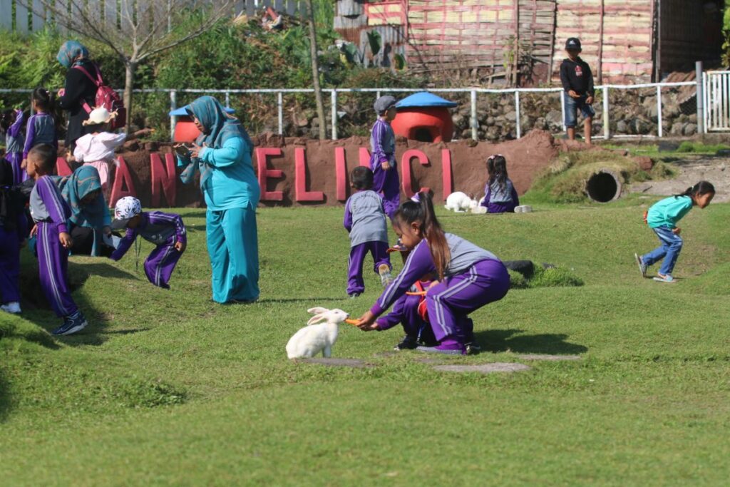 Outbound Anak Mojokerto di Taman Kelinci pacet