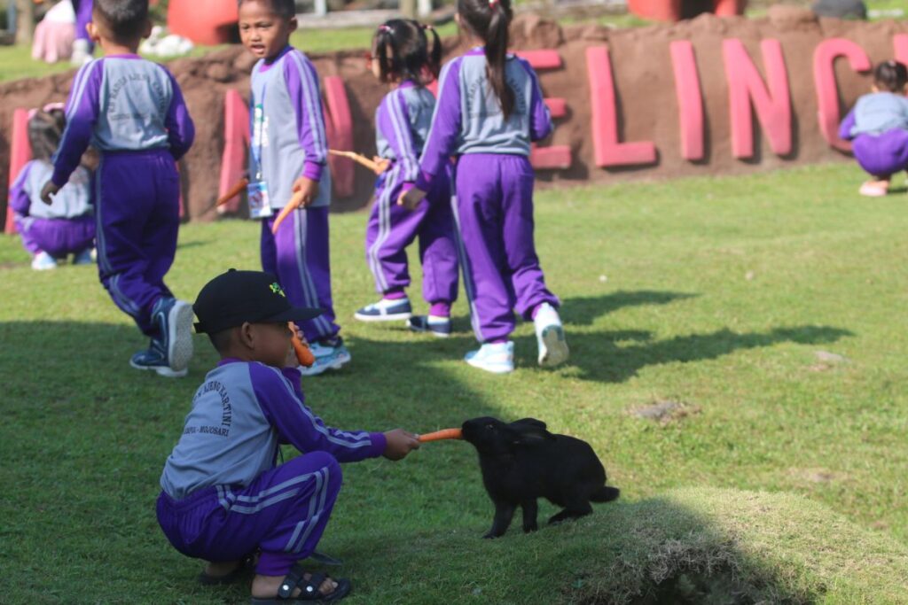 Outbound Anak Mojokerto di Taman Kelinci pacet