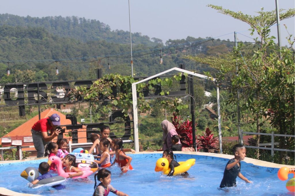 Outbound Anak Mojokerto di Taman Kelinci pacet